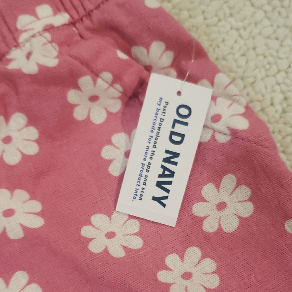 Old Navy Pink and White Floral Lounge Shorts - Picture 3 of 6